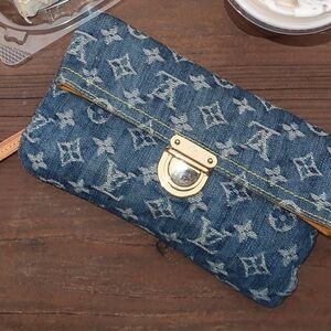 Louis Vuitton Monogram Denim pochette plat